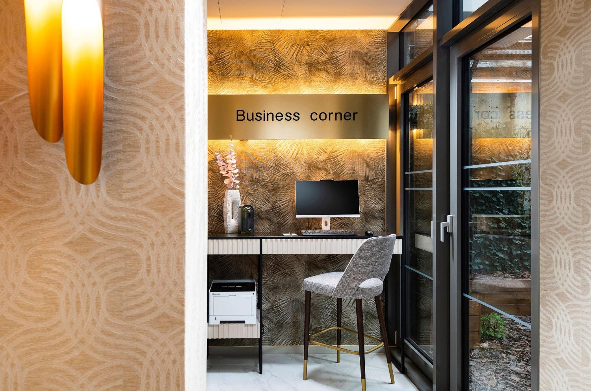 Three Corners Avenue Hotel Budapest Exterior photo